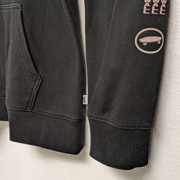 VANS Woman's Graphic Logo Pullover Hoodie. - Picture 3 of 10